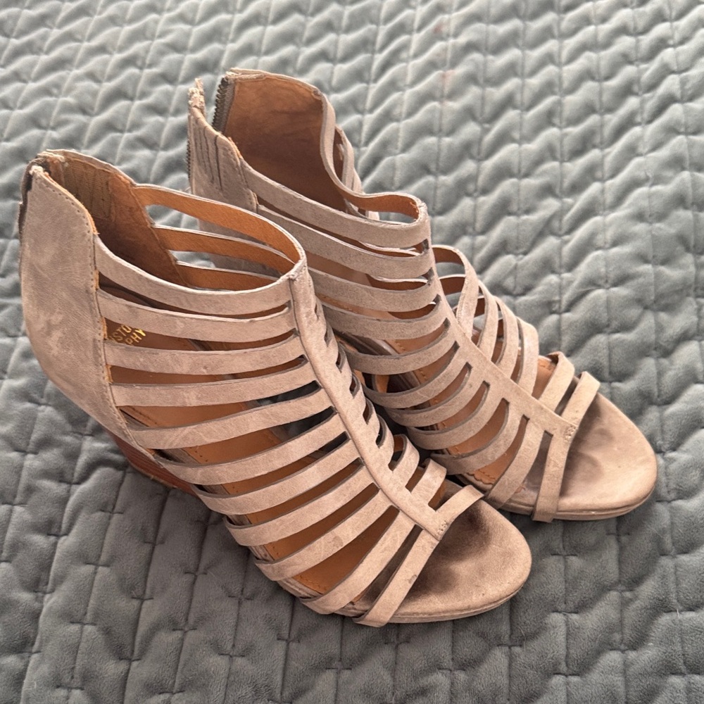 Johnston & Murphy grey wedges 6.5